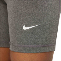 Nike malla corta niña G NP DF 5IN SHORT 03