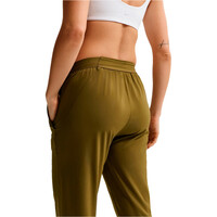 Nike malla larga running mujer W NK TEMPO DF MR 7/8 PANT 03