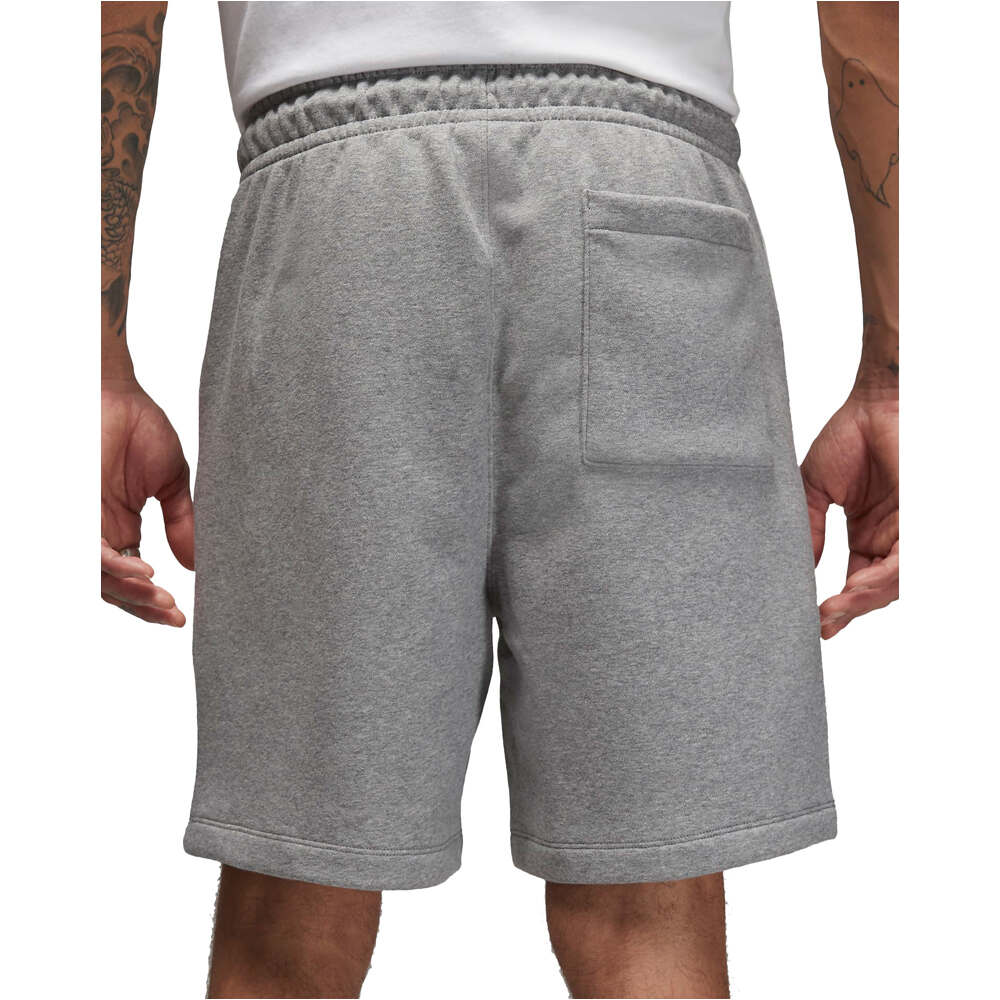 Nike pantalón baloncesto M J ESS FLC SHORT vista trasera