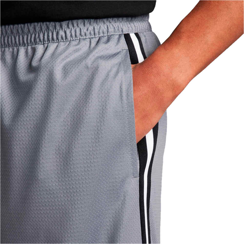 Nike pantalón baloncesto M NK DF DNA 8IN SHORT 03