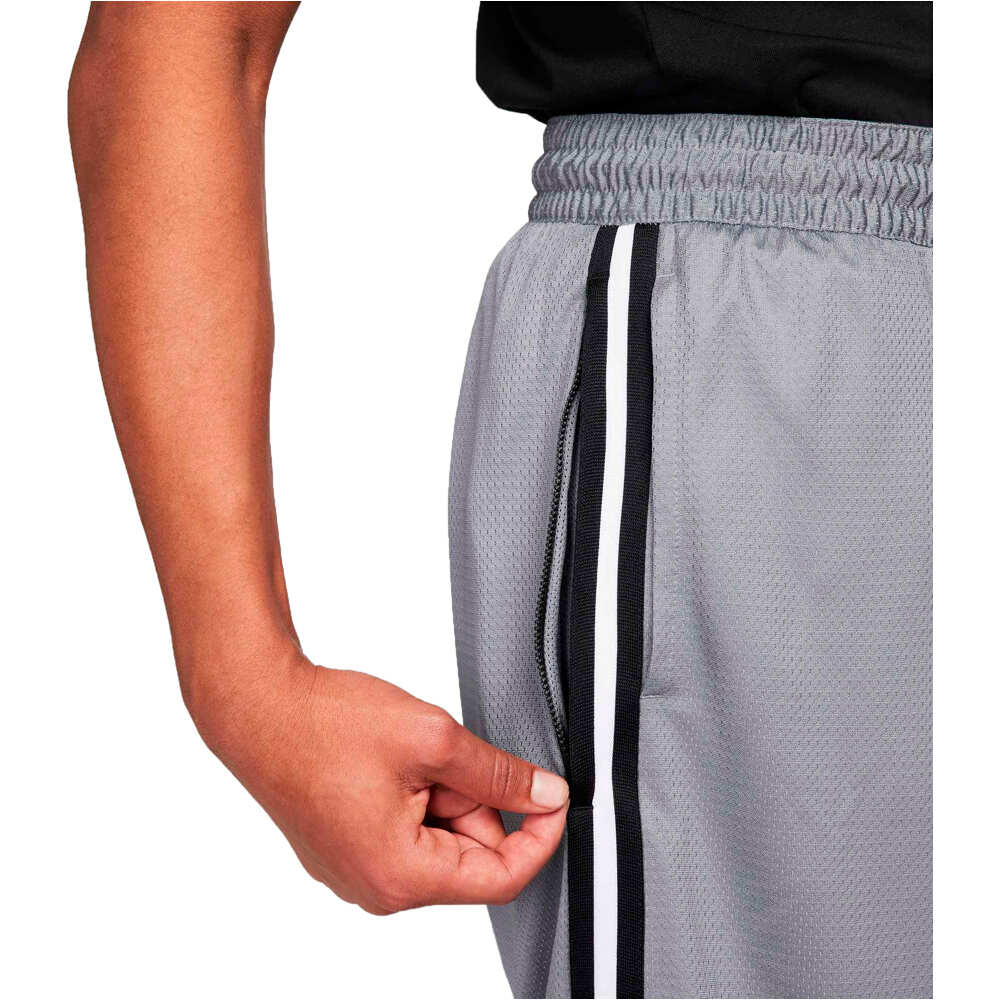 Nike pantalón baloncesto M NK DF DNA 8IN SHORT 04