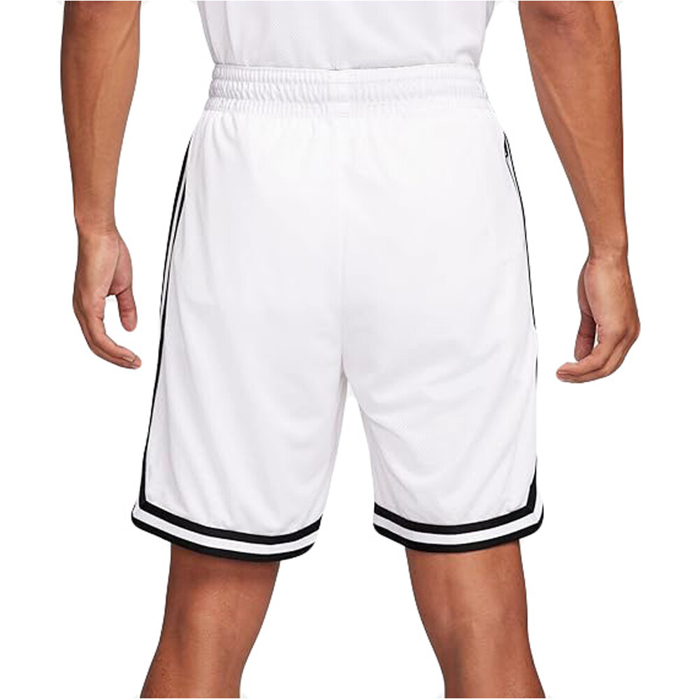 Nike pantalón baloncesto M NK DF DNA 8IN SHORT vista trasera