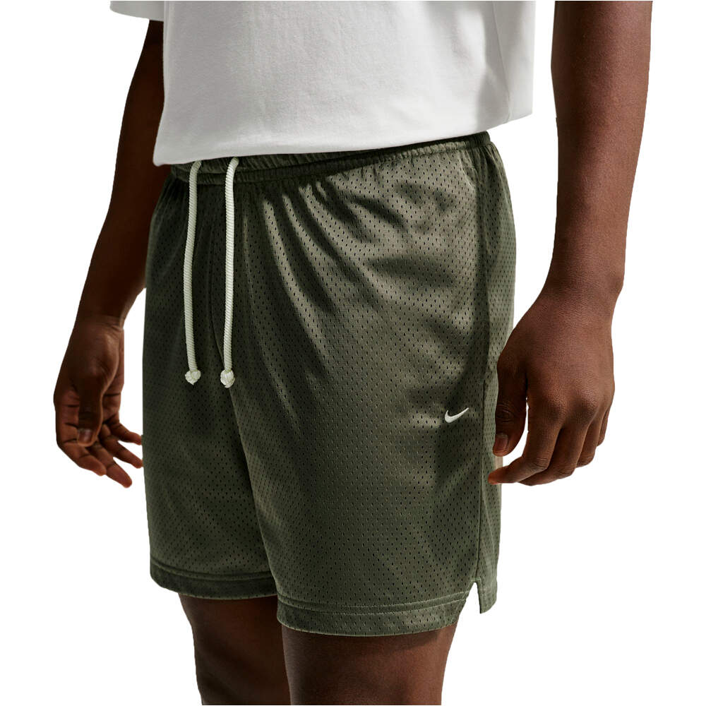 Nike pantalón baloncesto M NK DF SI PRAC MESH 5IN SHORT vista detalle
