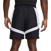 Nike pantalón baloncesto M NK DF WVN ICON 6IN SHORT STF vista trasera