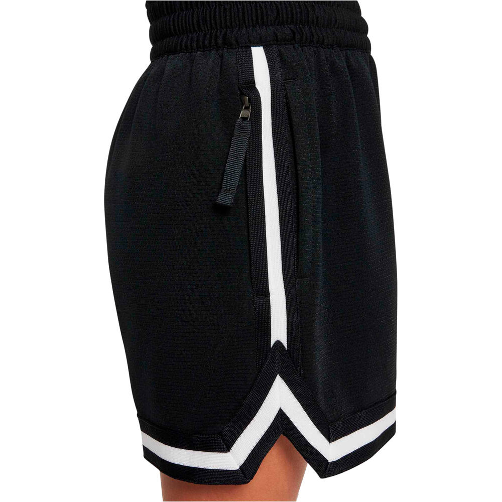 Nike pantalón baloncesto niños B NK DF DNA 24 SHORT 5IN 04