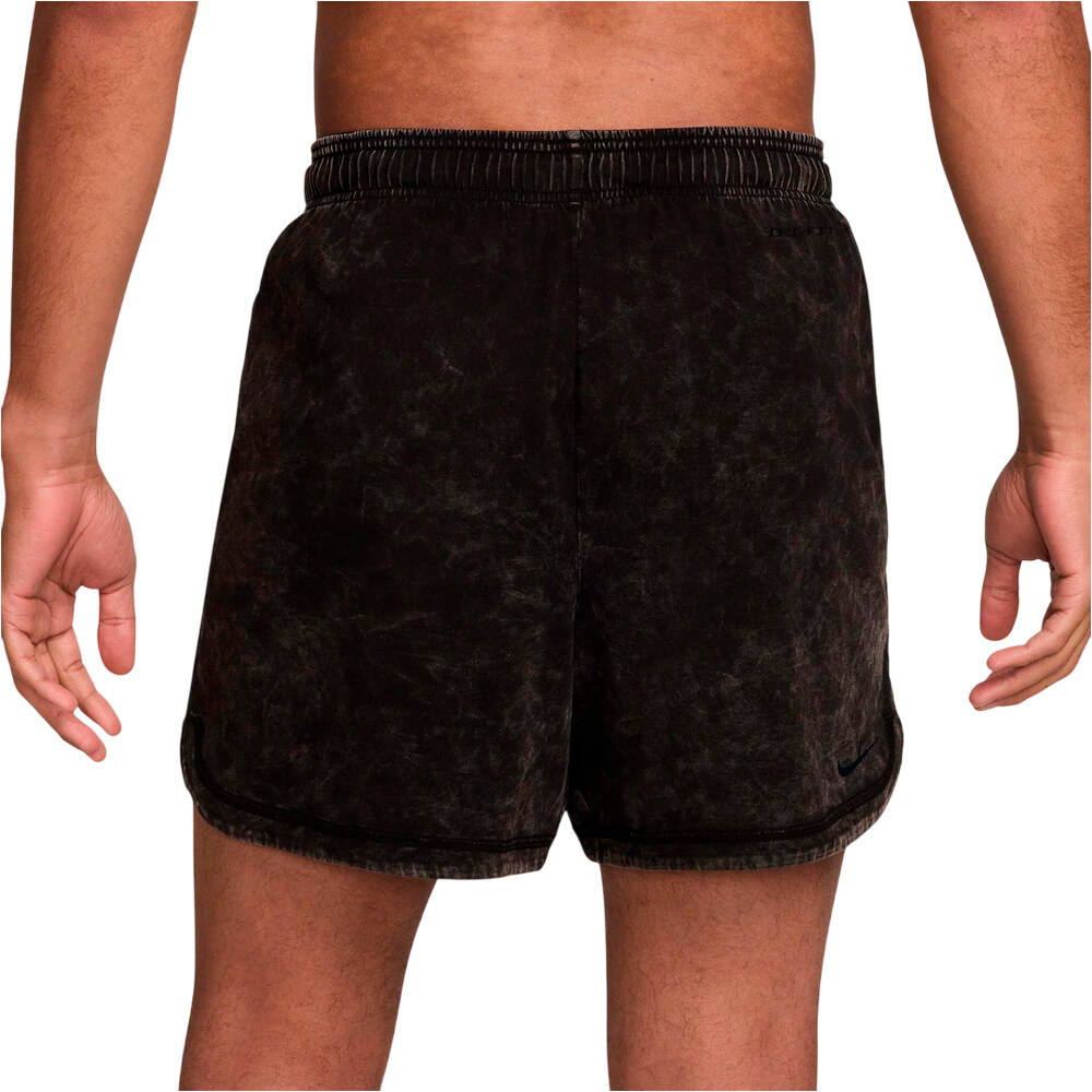 Nike pantalón corto fitness hombre M NK DF HERITAGE SHORT WASH vista trasera