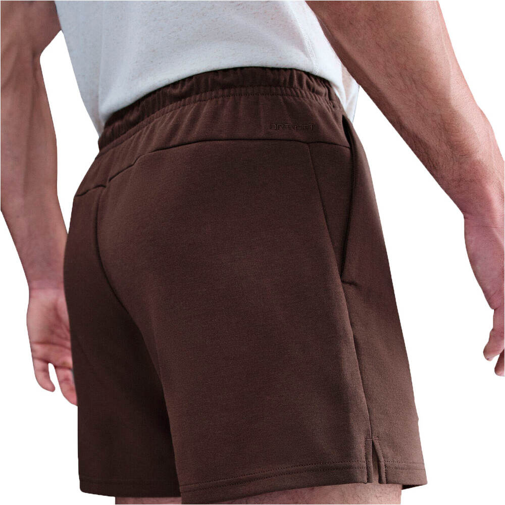 Nike pantalón corto fitness hombre M NK DF PRIMARY 7IN SHORT vista trasera
