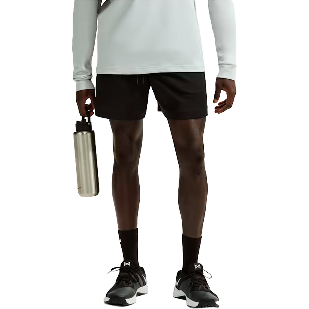 Nike pantalón corto fitness hombre M NK DF PRMRY NANO 7IN SHORT vista frontal