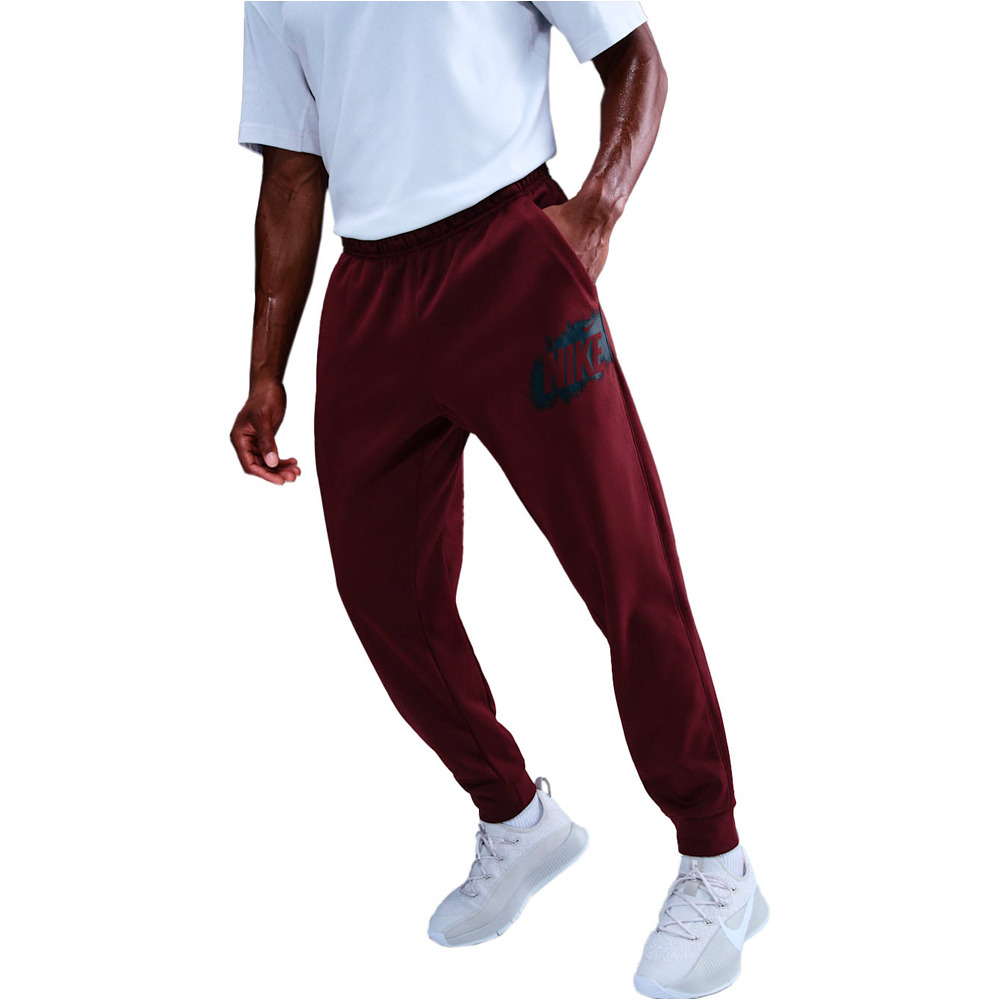 Nike pantalon fitness hombre M NK TF FLEECE JOGGER GFX vista frontal