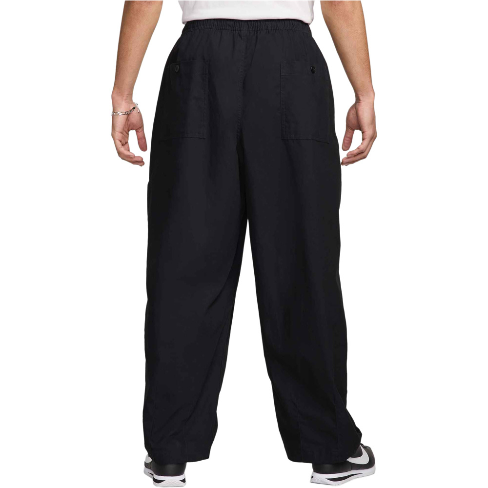 Nike pantalón hombre M NK CLUB BALLOON PANT vista trasera