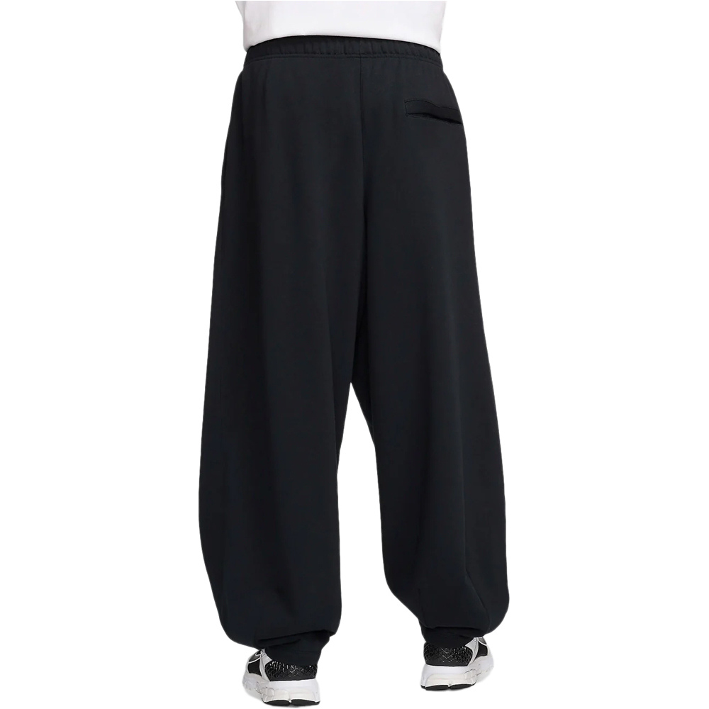Nike pantalón hombre M NK CLUB FT OVERSIZED PANT vista trasera