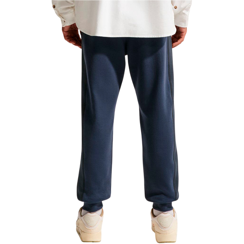 Nike pantalón hombre M NK CLUB VARSITY JOGGER vista trasera