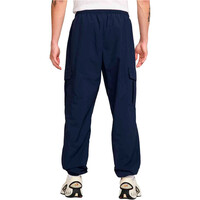 Nike pantalón hombre M NK CLUB WVN CARGO PANT vista trasera