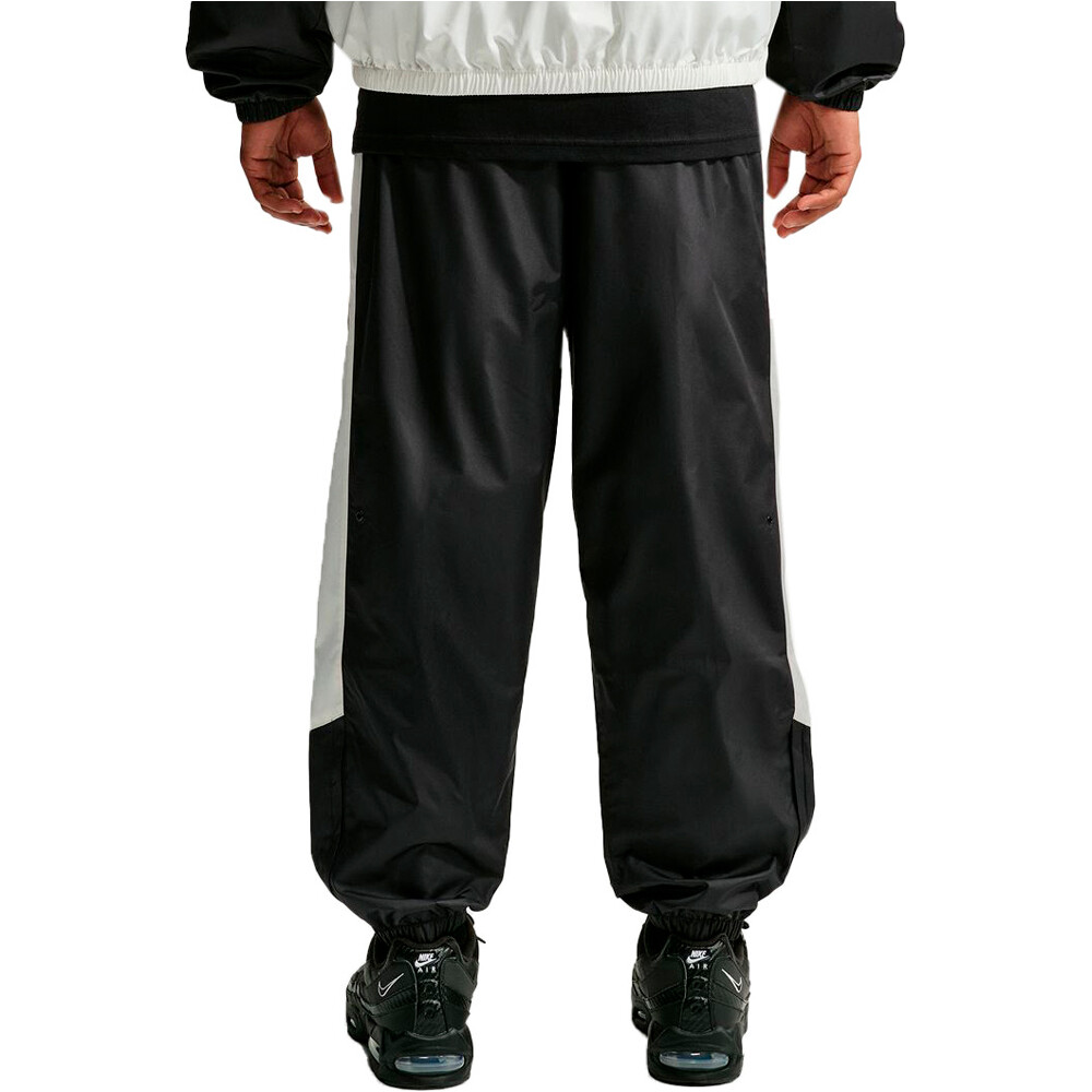 Nike pantalón hombre M NK WR LND PANT 26 vista trasera