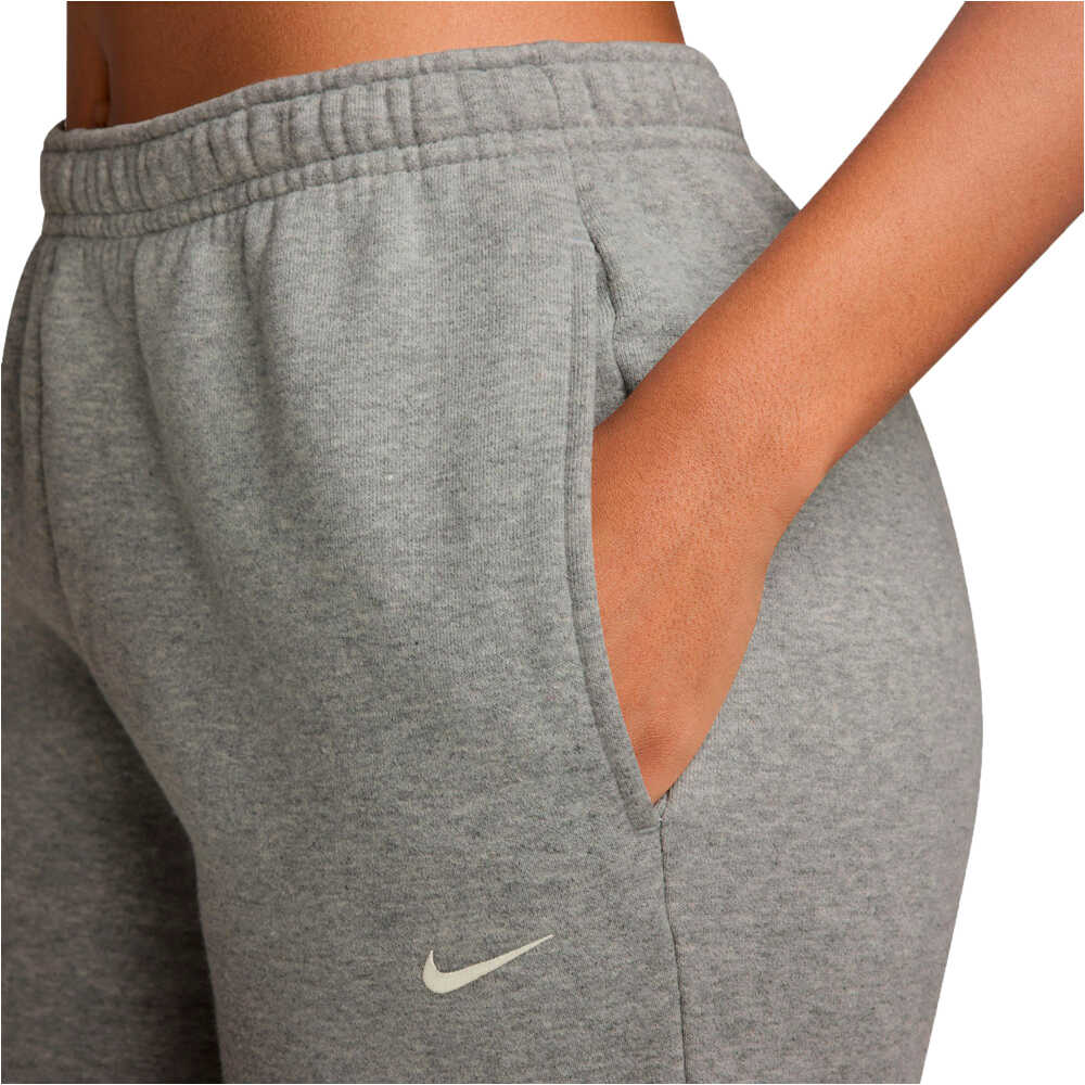 Nike pantalón mujer W NK STDO FLC MW MR STD CF PNT vista detalle