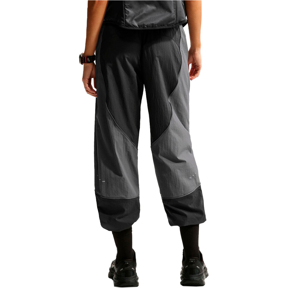 Nike pantalón mujer W NK SWIFT UV RPL MR PANT NV vista trasera