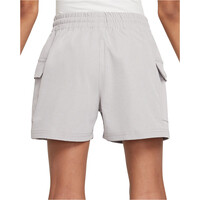 Nike pantalón niña G NSW WVN CRGO SHORT STY STAR vista trasera