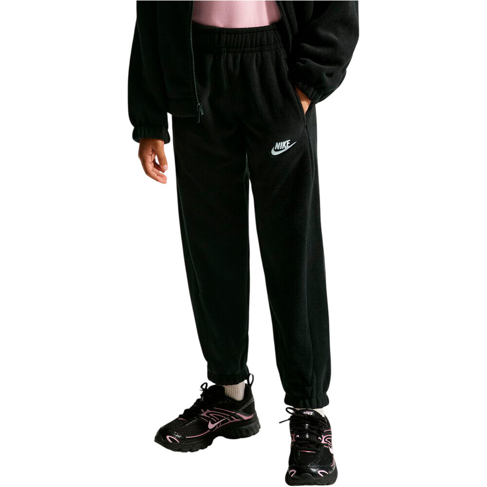 Nike pantalón niño K CLUB WINTER JGGR vista frontal