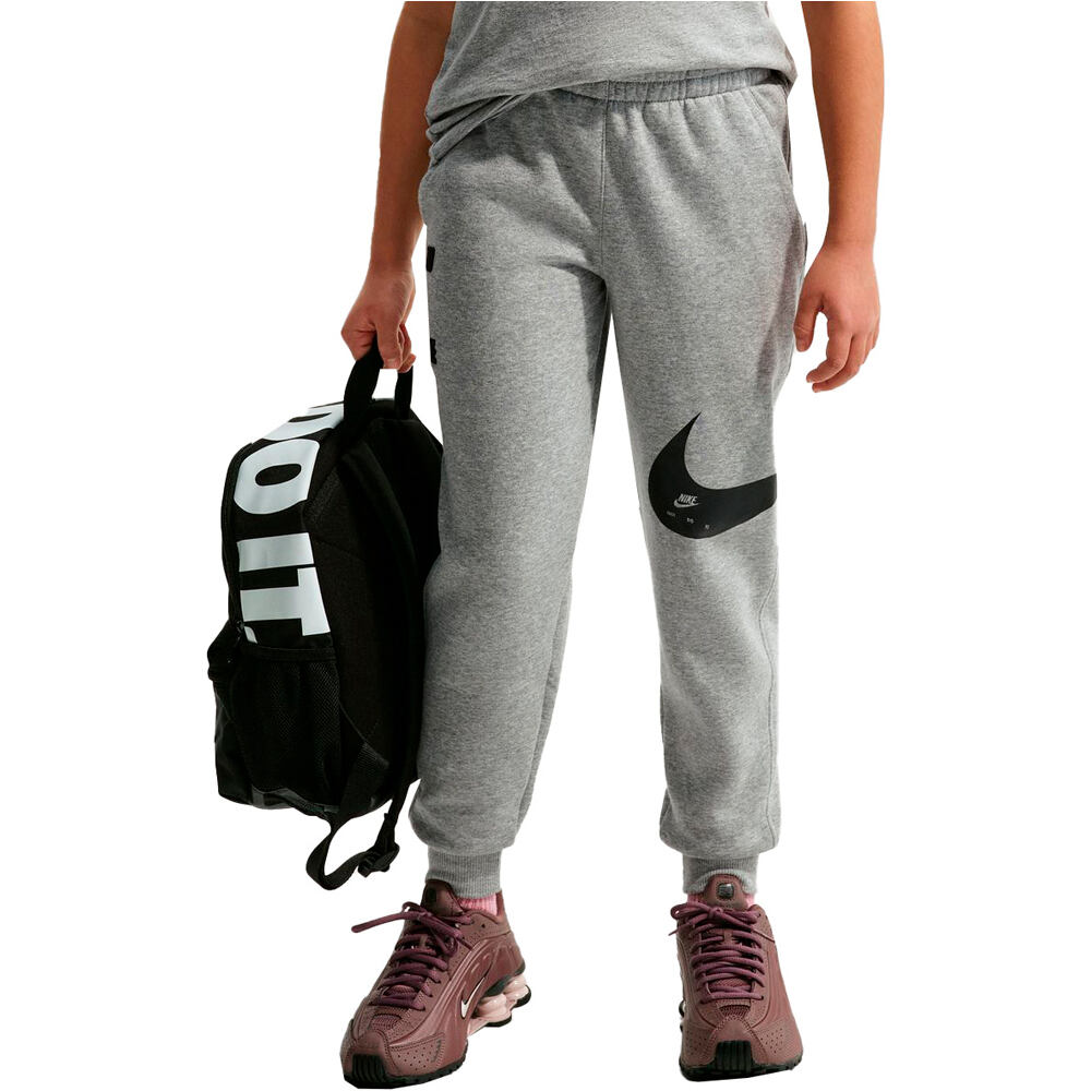 Nike pantalón niño K NSW CLUB BRND NRG FLC JGGR vista frontal