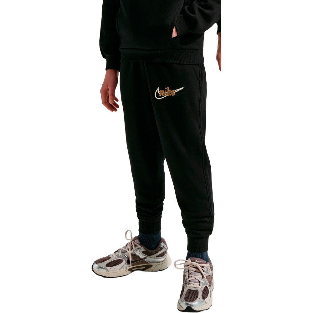 Nike pantalón niño K NSW CLUB FLC JGGR FMLY vista frontal