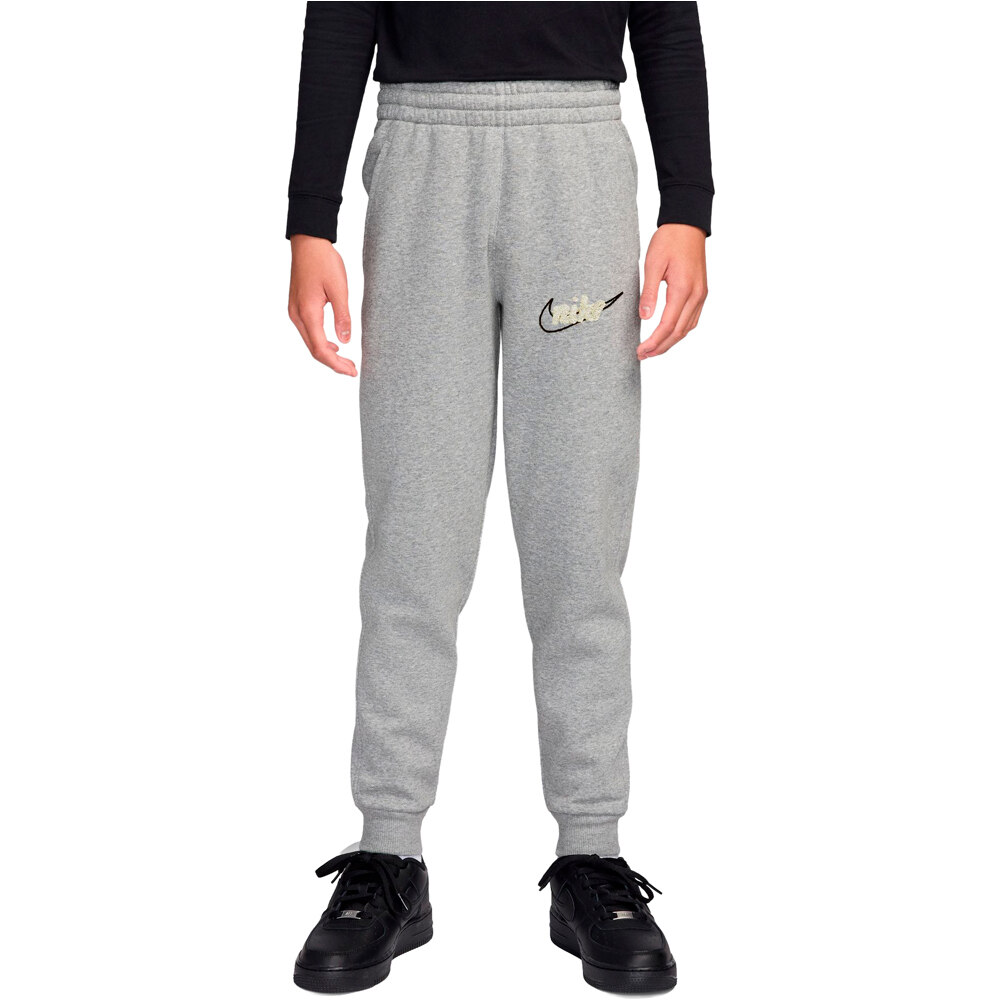 Nike pantalón niño K NSW CLUB FLC JGGR FMLY vista frontal