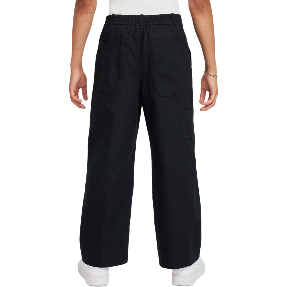 Nike pantalón niño K NSW METRO GRND CRPNTR PANT vista trasera