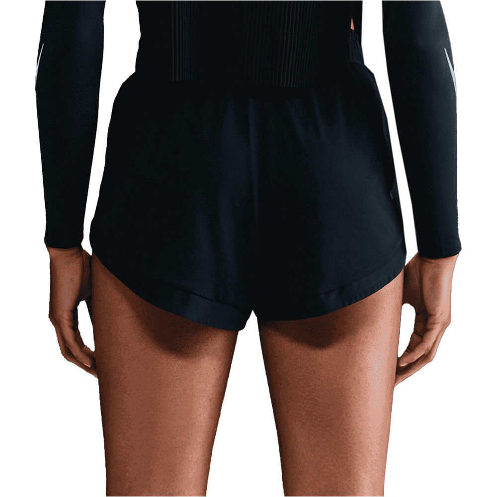 Nike pantalón running mujer W NK DF RUN NVLT 2 BR SHRT vista trasera