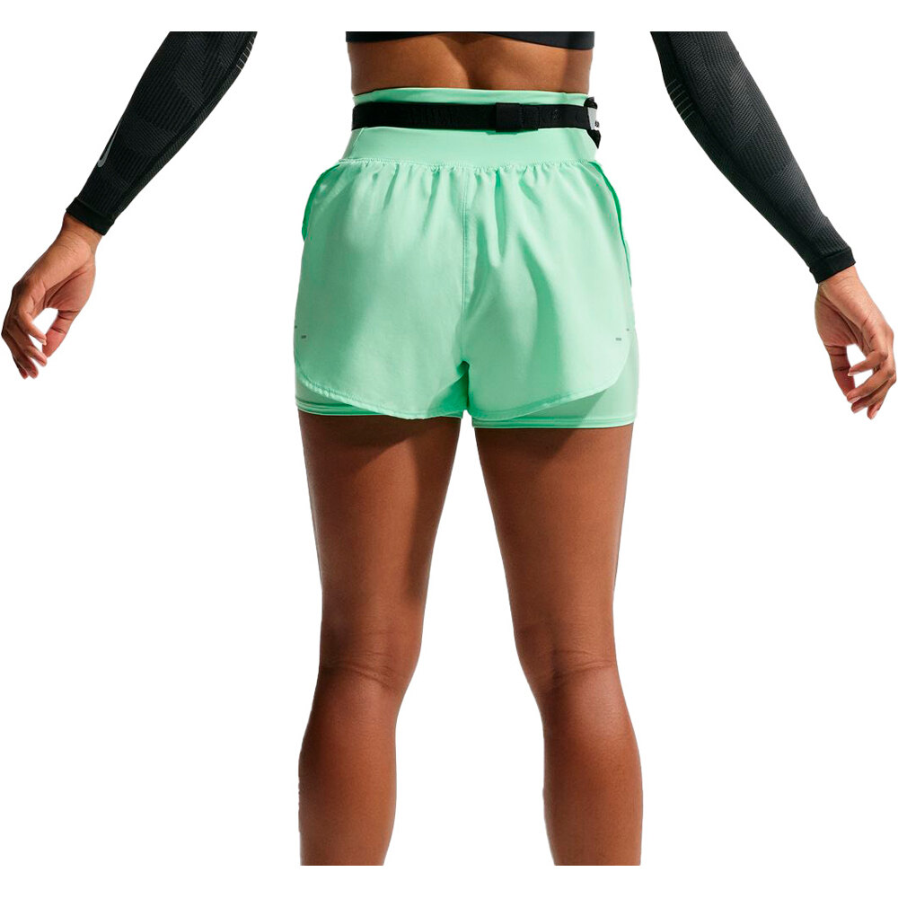 Nike pantalón running mujer W NK FLOW DF HR 2N1 SHRT vista trasera