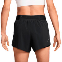 Nike pantalón running mujer W NK SWIFT DF MR 2N1 SHRT vista trasera