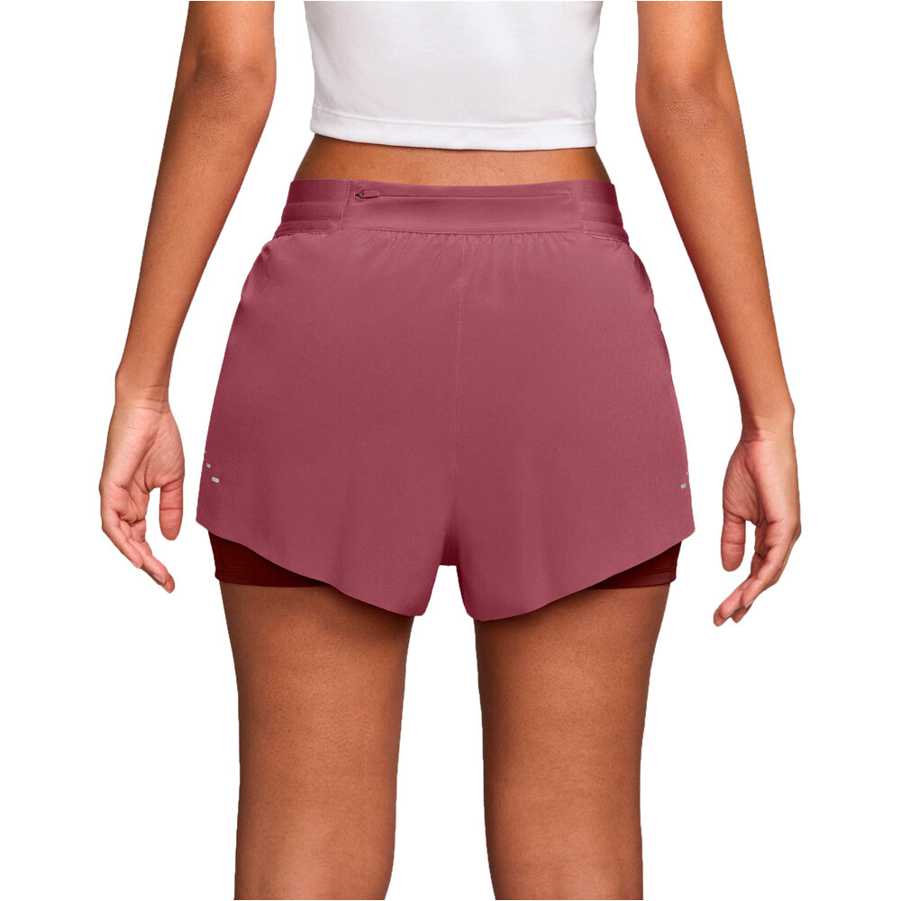 Nike pantalón running mujer W NK SWIFT DF MR 2N1 SHRT vista trasera