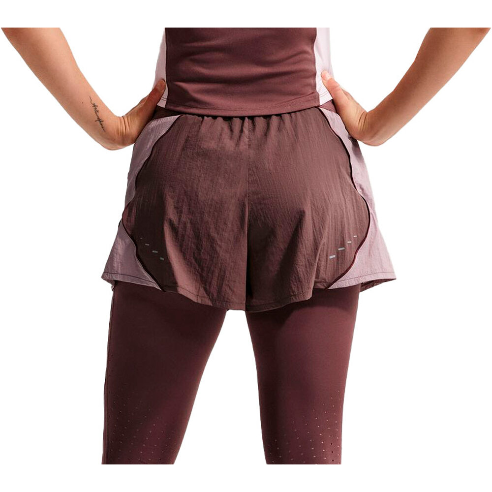 Nike pantalón running mujer W NK SWIFT UV RPL HR SHORT NV vista trasera