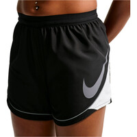 Nike pantalón running mujer W NK SWOOSH DF SHORT vista detalle