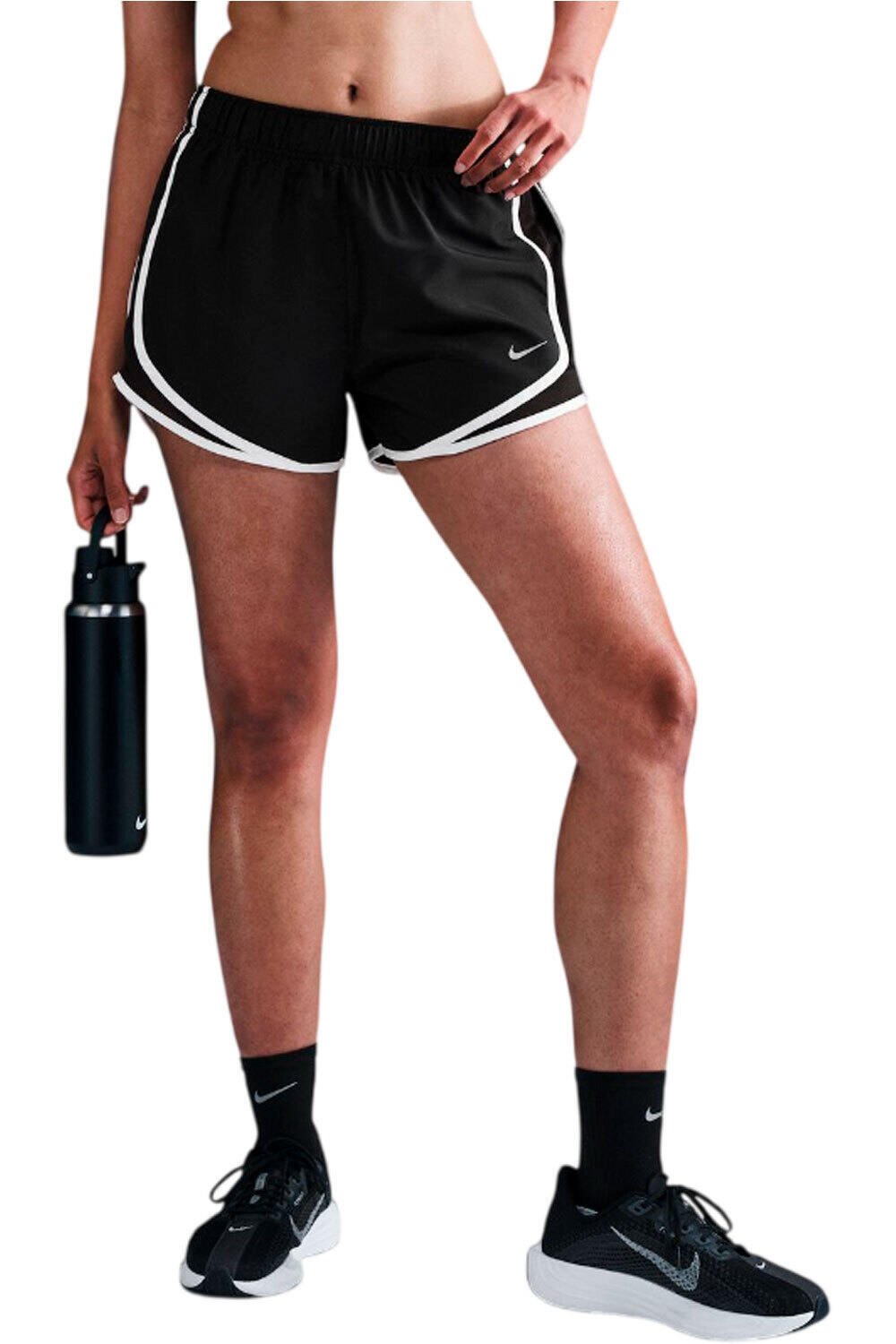 Nike pantalón running mujer W NK TEMPO DF MR 3 SHORT vista frontal