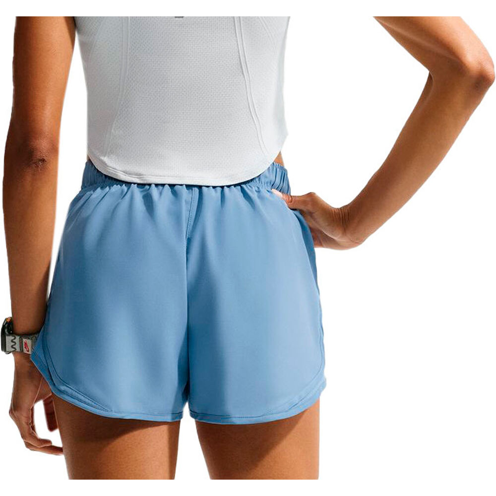 Nike pantalón running mujer W NK TEMPO DF MR 3 SHORT vista trasera
