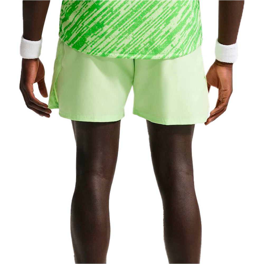 Nike pantalón tenis hombre M NKCT DF VCTRY SHORT 7IN vista trasera