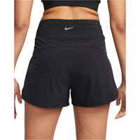 Nike pantalones y mallas cortas fitness mujer W NK BLISS DF HR 3IN BR SHORT vista trasera