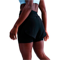 Nike pantalones y mallas cortas fitness mujer W NK DF UNVRSA 2IN1 SHORT vista trasera