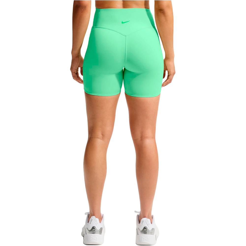Nike pantalones y mallas cortas fitness mujer W NK DF UNVRSA HR 5IN SHRT PKT vista trasera