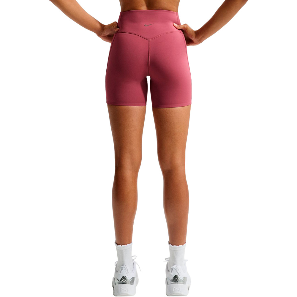 Nike pantalones y mallas cortas fitness mujer W NK DF UNVRSA HR 5IN SHRT PKT vista trasera
