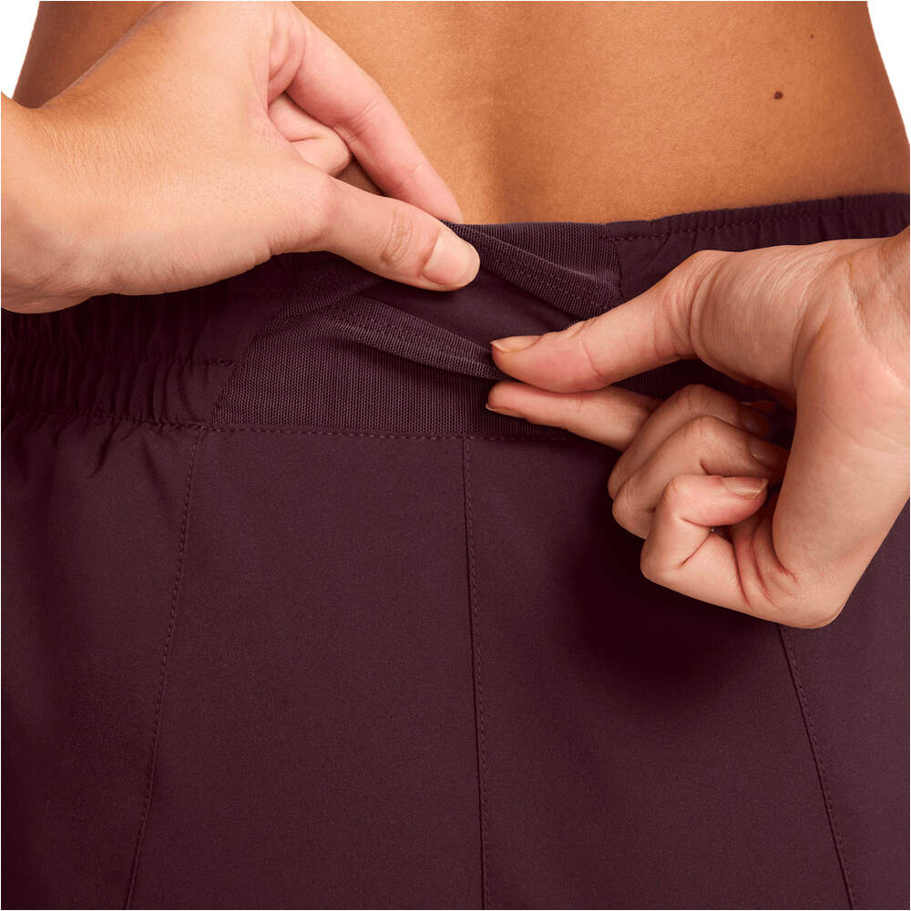 Nike pantalones y mallas cortas fitness mujer W NK ONE DF MR 3IN BR SHORT vista detalle