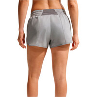 Nike pantalones y mallas cortas fitness mujer W NK ONE DF MR 3IN BR SHORT vista trasera