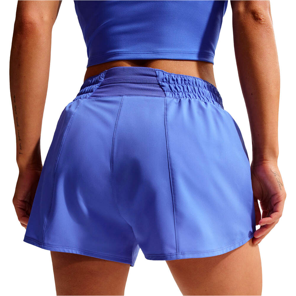 Nike pantalones y mallas cortas fitness mujer W NK ONE DF MR 3IN BR SHORT vista trasera