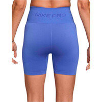 Nike pantalones y mallas cortas fitness mujer W NP DF SMLS HR 5IN SHORT vista trasera