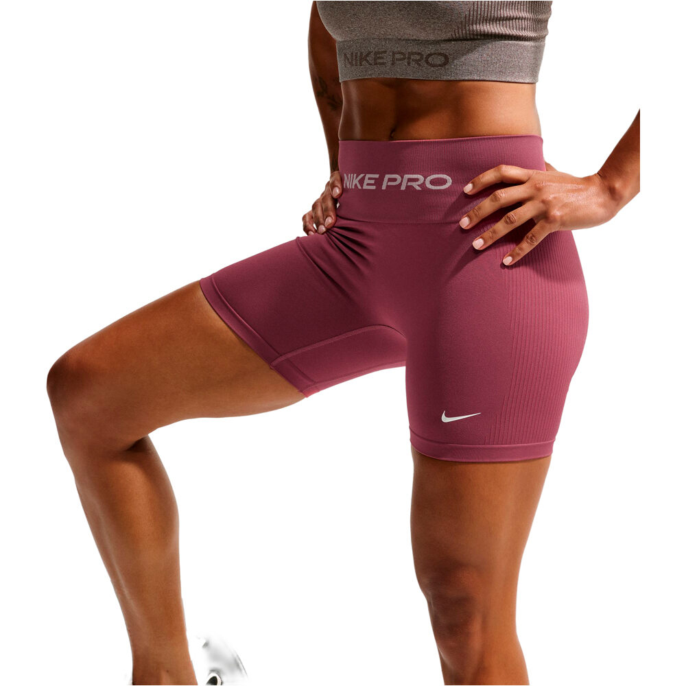Nike pantalones y mallas cortas fitness mujer W NP DF SMLS HR 5IN SHORT WT vista detalle