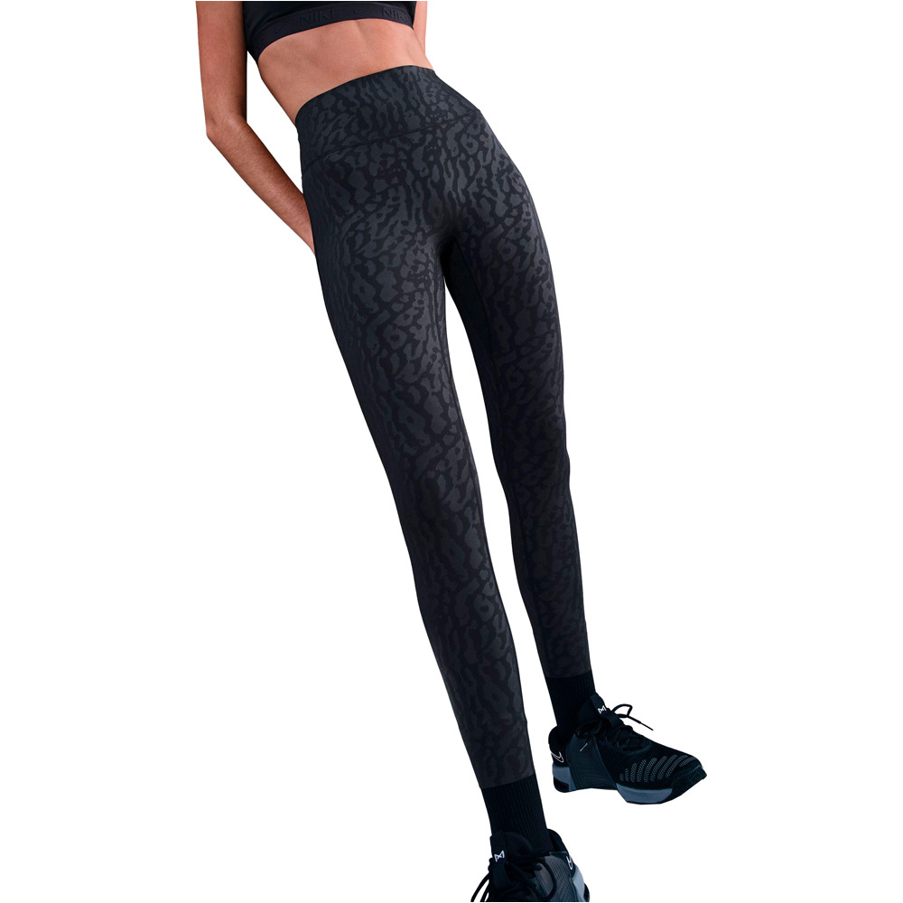 Nike pantalones y mallas largas fitness mujer W NK DF UNVRSA HR 7/8 EMB vista detalle