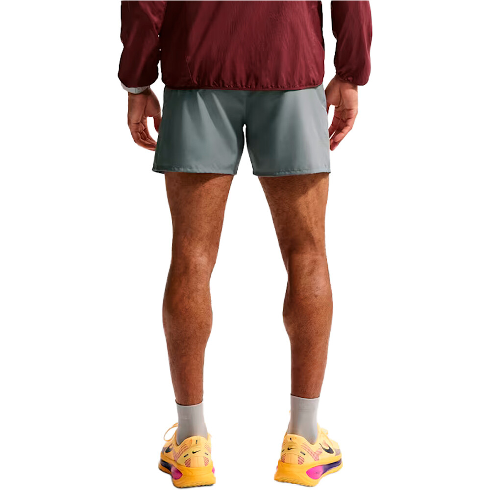 Nike pantaloneta técnica hombre M NK DF MILER 5BF SHORT vista trasera