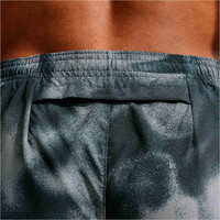 Nike pantaloneta técnica hombre M NK DF MILER 7BF AOP SHORT 04
