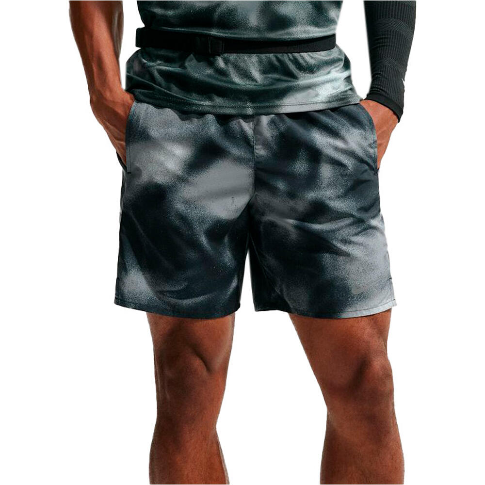 Nike pantaloneta técnica hombre M NK DF MILER 7BF AOP SHORT vista frontal
