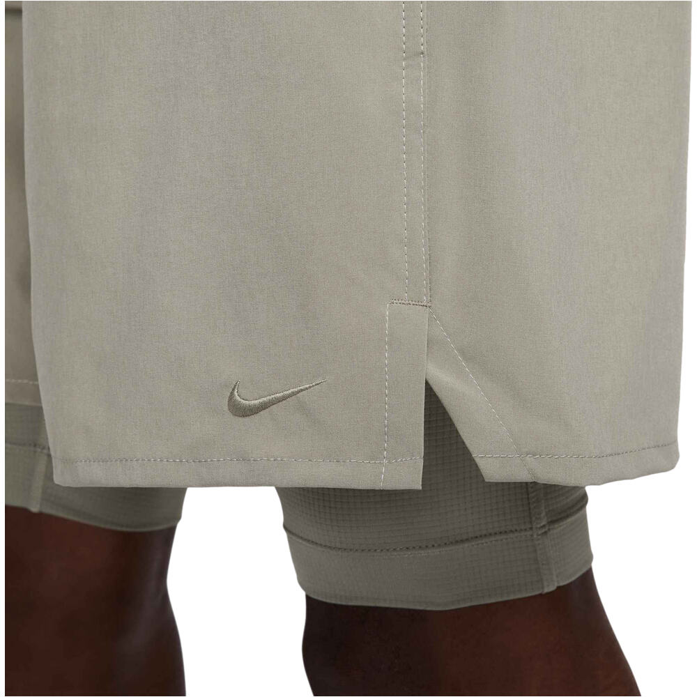 Nike pantaloneta técnica hombre M NK DF UNLIMITED WVN 7IN 2IN1 04