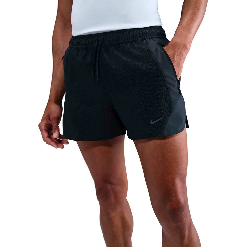 Nike pantaloneta técnica hombre M NK DFADV RUN 5BF SHORT vista frontal